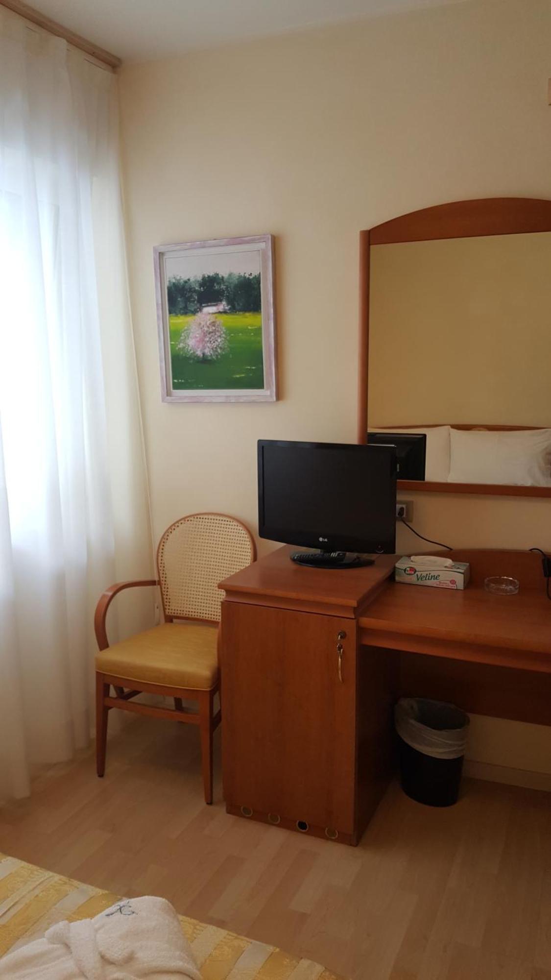 Hotel Arizona Lignano Sabbiadoro Oda fotoğraf