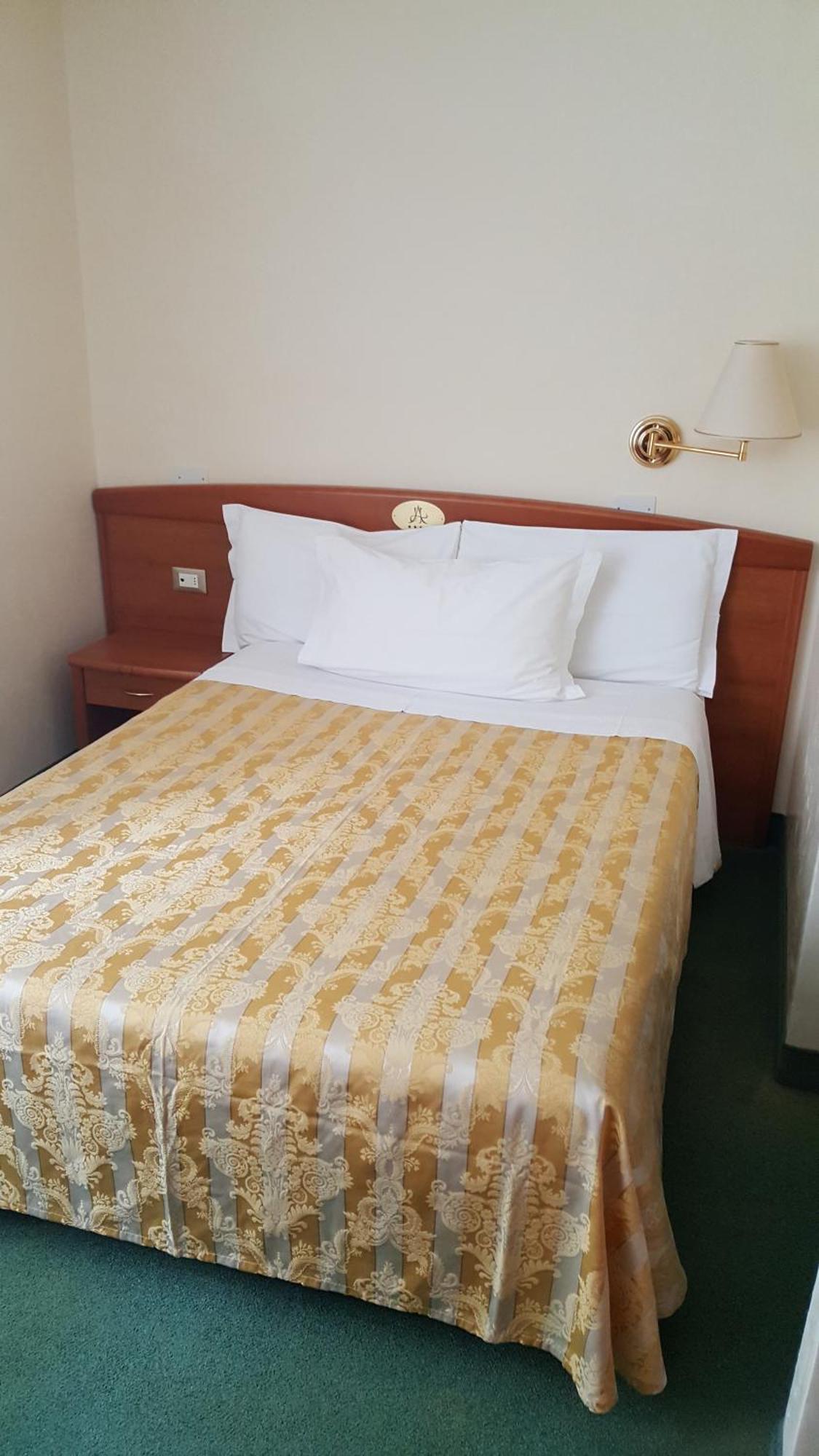 Hotel Arizona Lignano Sabbiadoro Oda fotoğraf