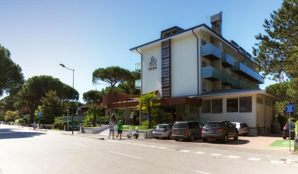 Hotel Arizona Lignano Sabbiadoro Dış mekan fotoğraf
