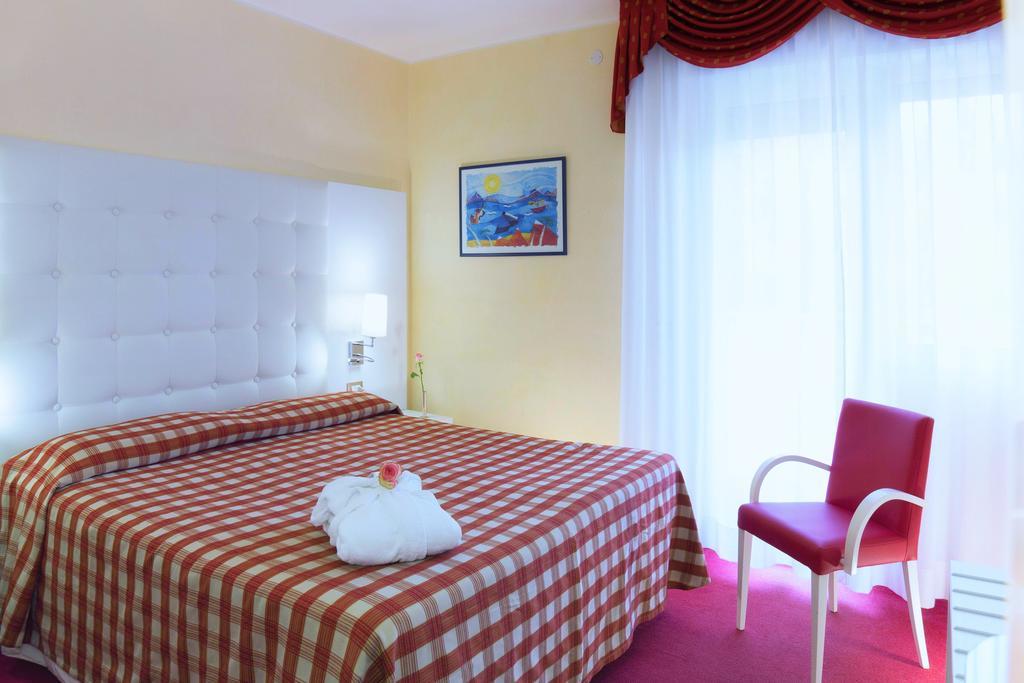 Hotel Arizona Lignano Sabbiadoro Dış mekan fotoğraf