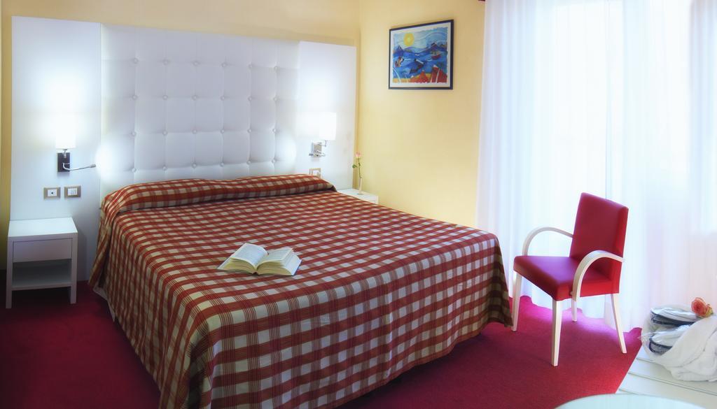 Hotel Arizona Lignano Sabbiadoro Dış mekan fotoğraf