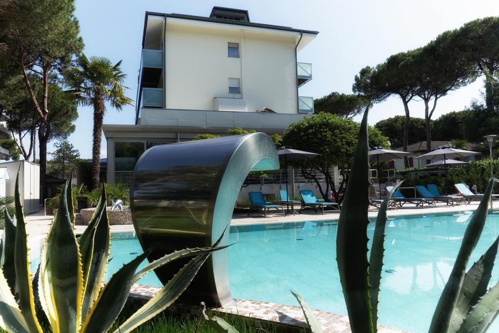 Hotel Arizona Lignano Sabbiadoro Dış mekan fotoğraf